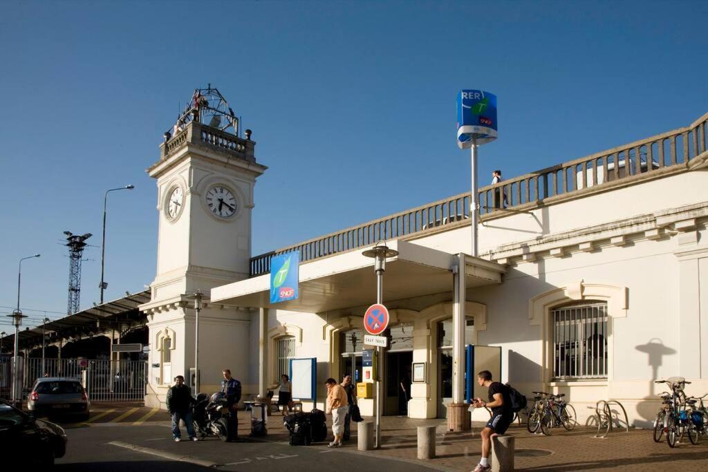 Superbe Appart Entier Au Pied De La Gare Rer, A 15 Min De Paris & Orly Juvisy-sur-Orge Exterior foto